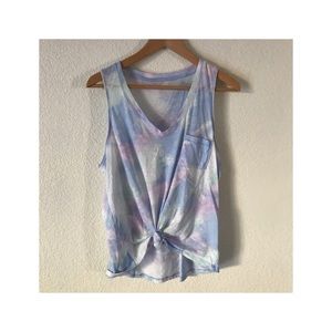 3/$15 Tank top with Knot